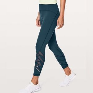Lululemon Motionful 7/8 Tight 25"
Submarine Leggings Pants